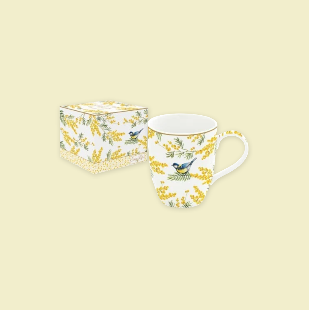 Coffret mug 350 ml en porcelaine décor Mimosa avec fleurs jaunes et oiseau bleu – Maison H Luxury.