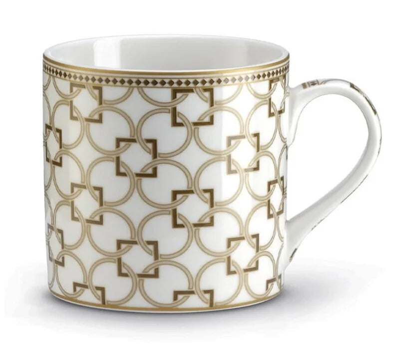 Mug en porcelaine signé Pozzi Milano 1876 : sobriété italienne pour apprécier chaque gorgée, du café au thé. &nbsp;
Votre rituel quotidien mérite cet écrin raffiné.