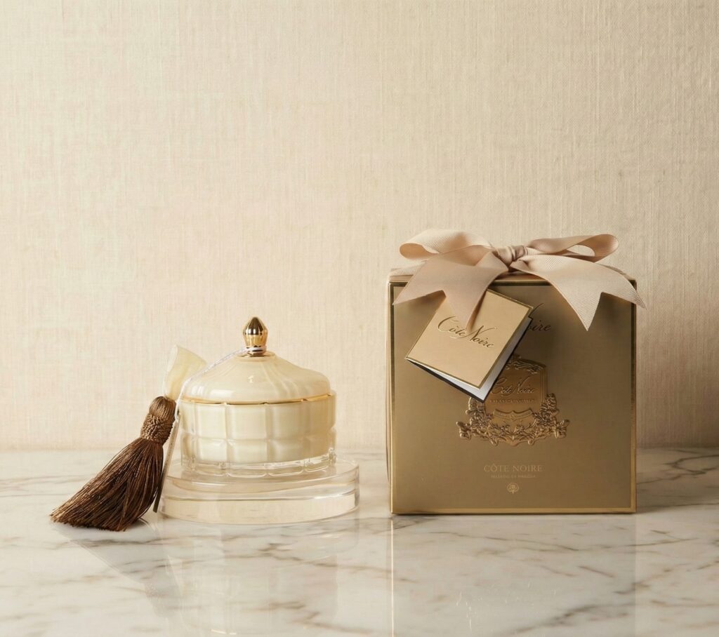 Bougie Art Déco Côte Noir parfum vanille blanche en écrin noir