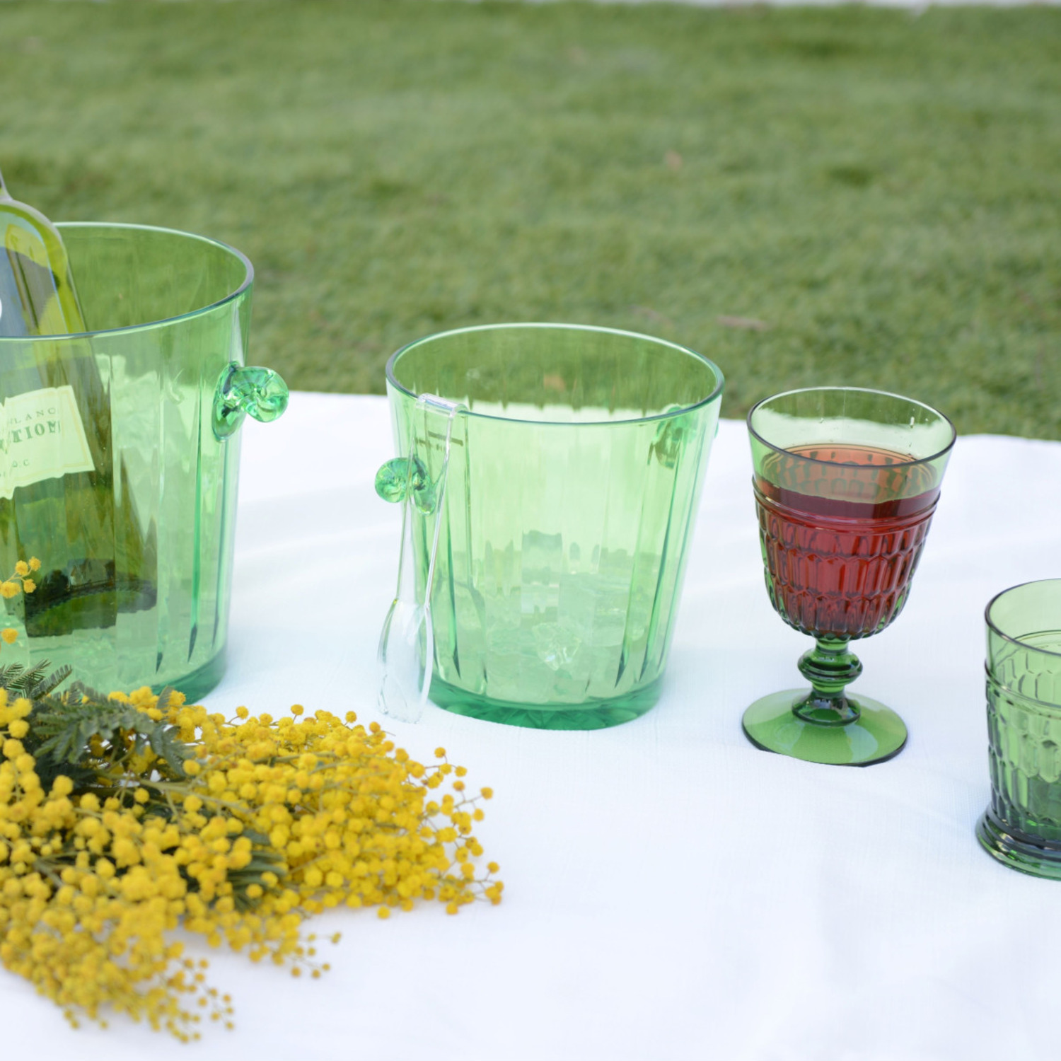 Seau à glaçons vert avec pince 2,3 L — mise en situation 1