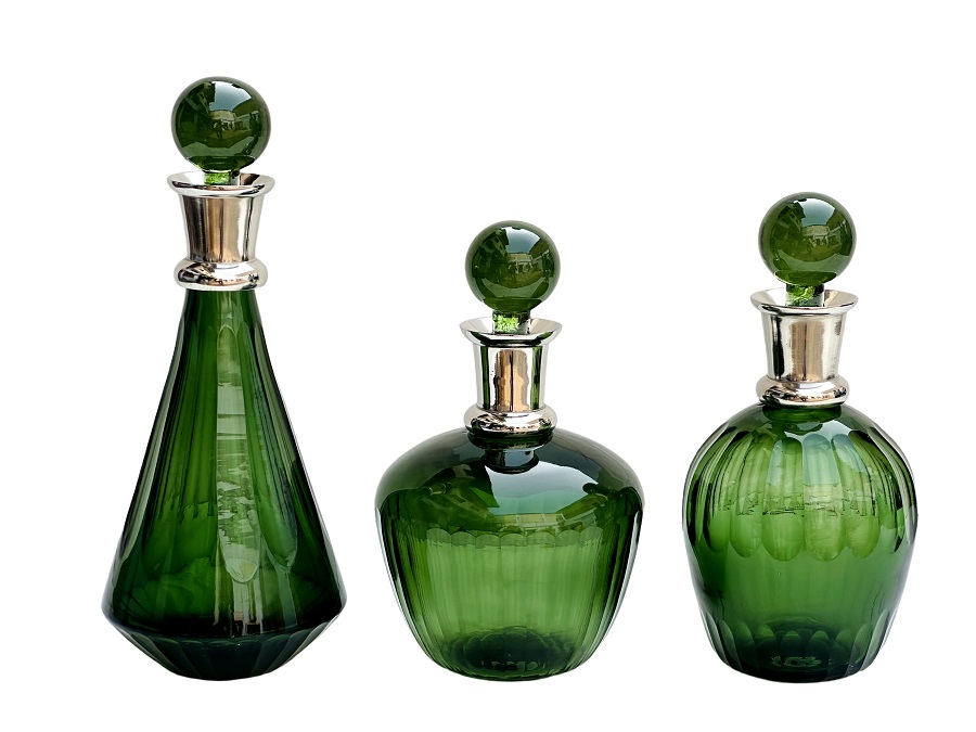Set de 3 carafes décoratives en verre vert