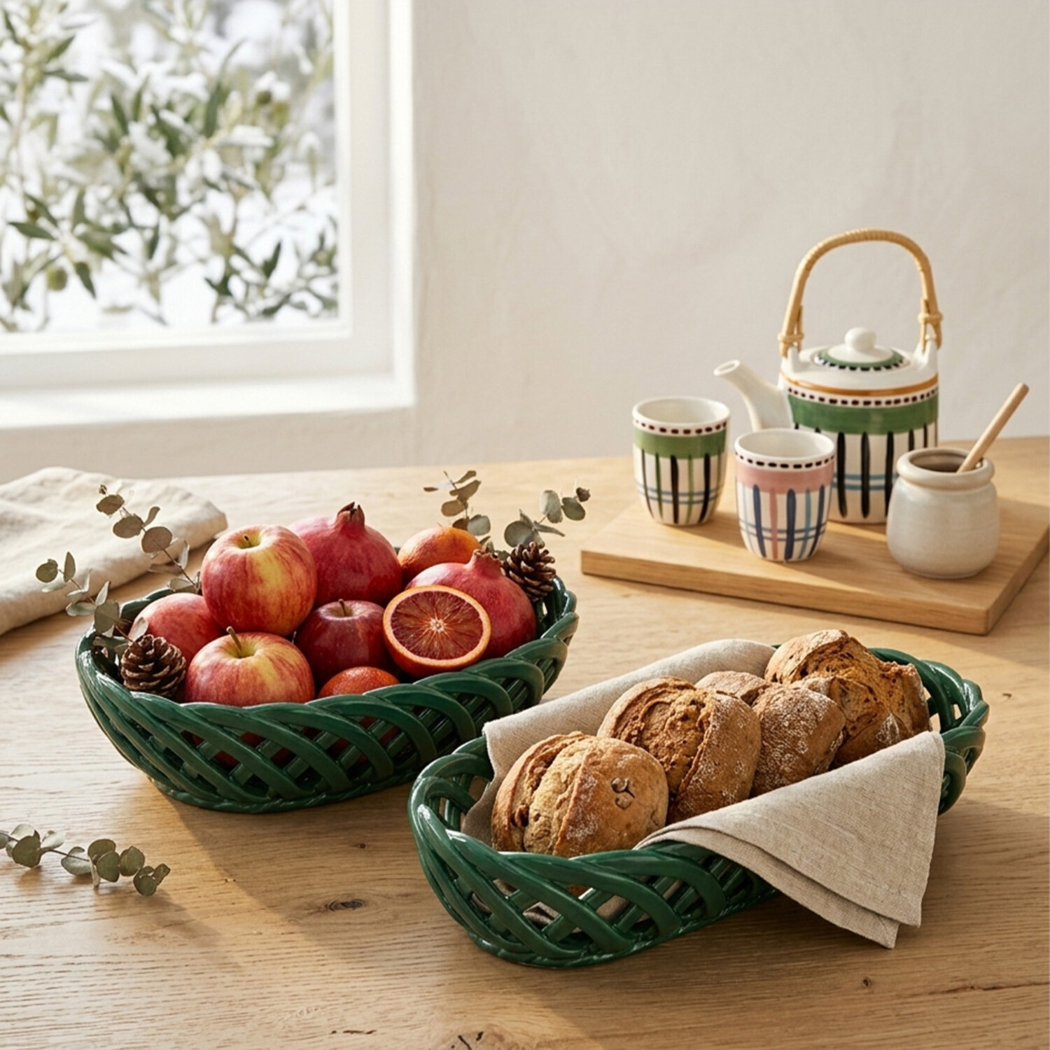 Corbeille à fruits ovale en céramique vert foncé 29 cm, mise en situation 1