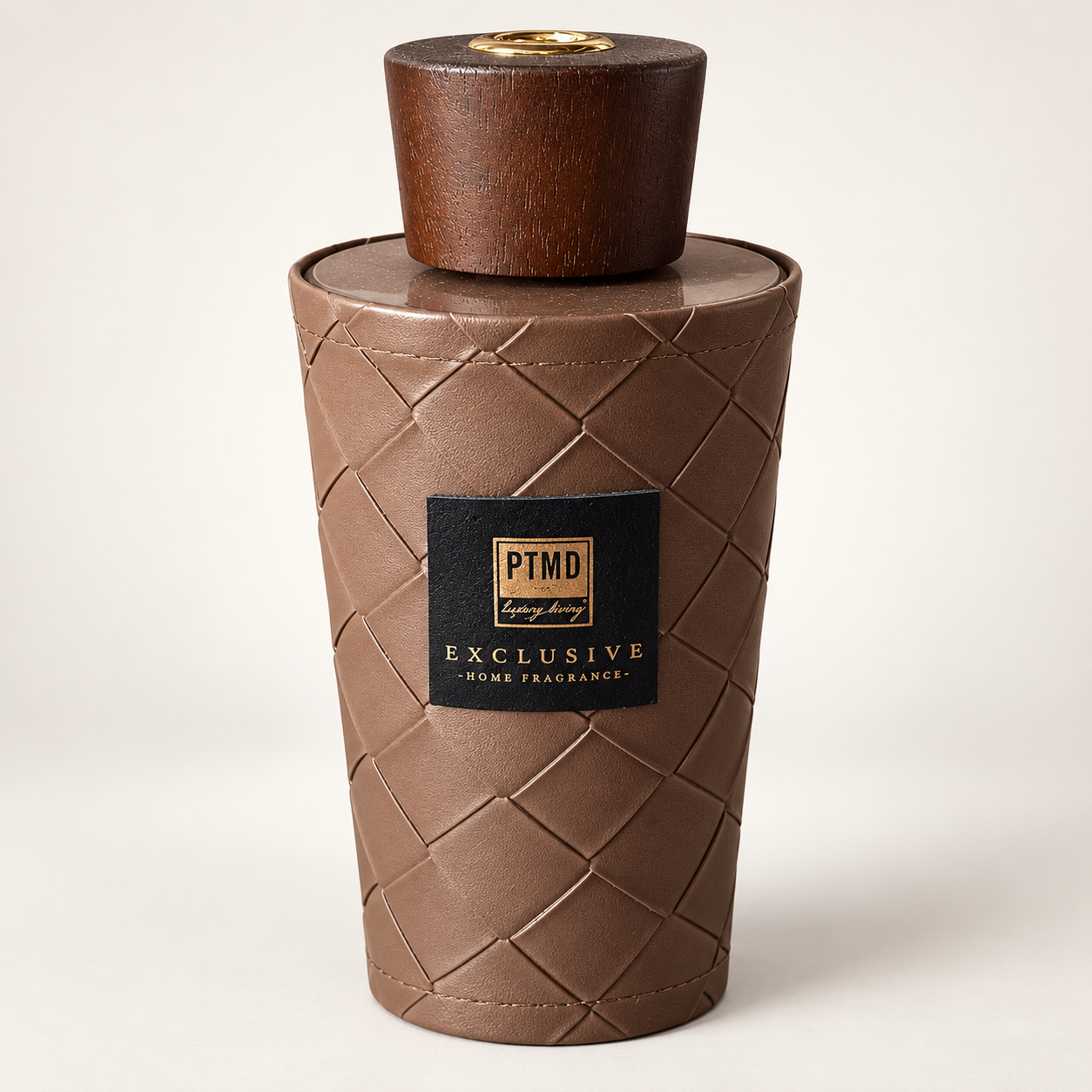 Diffuseur de parfum PTMD Exclusive Home Fragrance, Oak & Blackcurrant, vase en verre habillé cuir tressé marron, bouchon bois et anneau doré